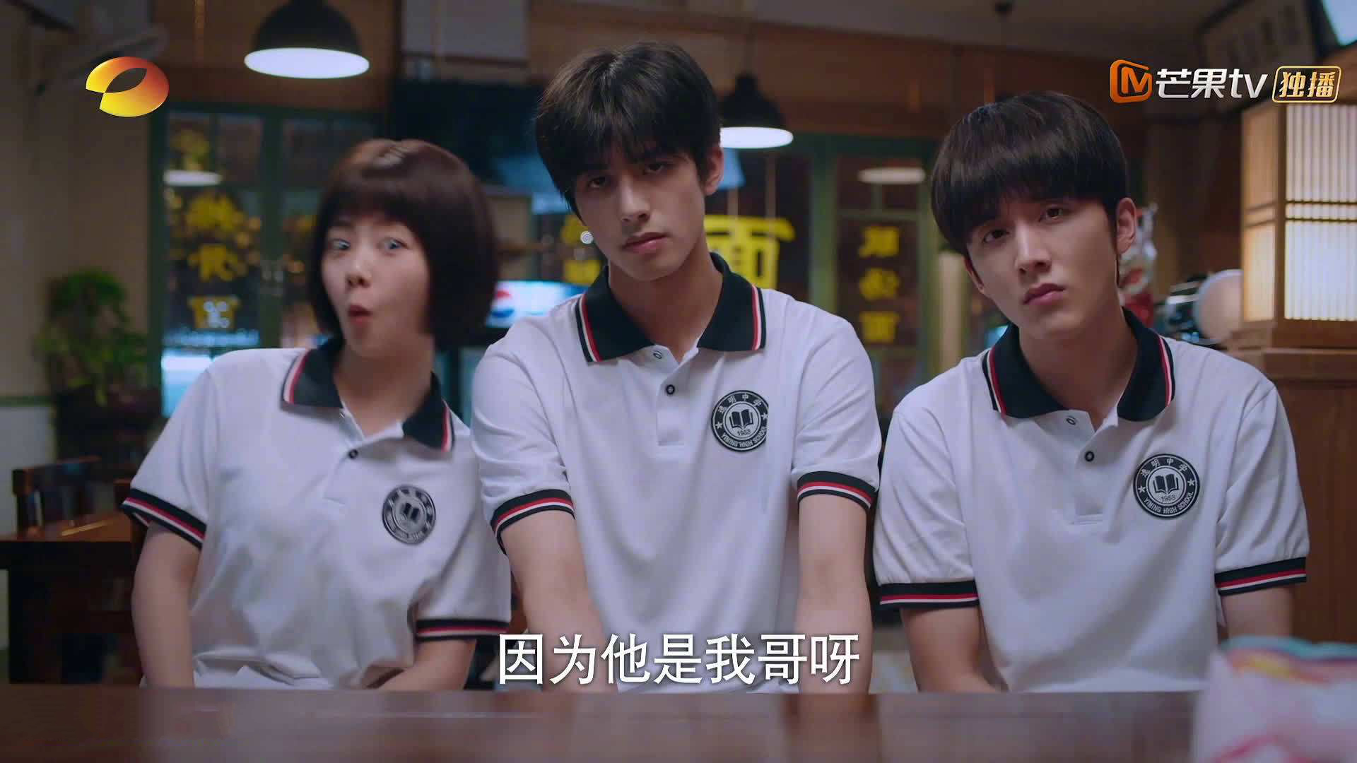 轻艇竞渡兴隆湖，运动生态两相宜