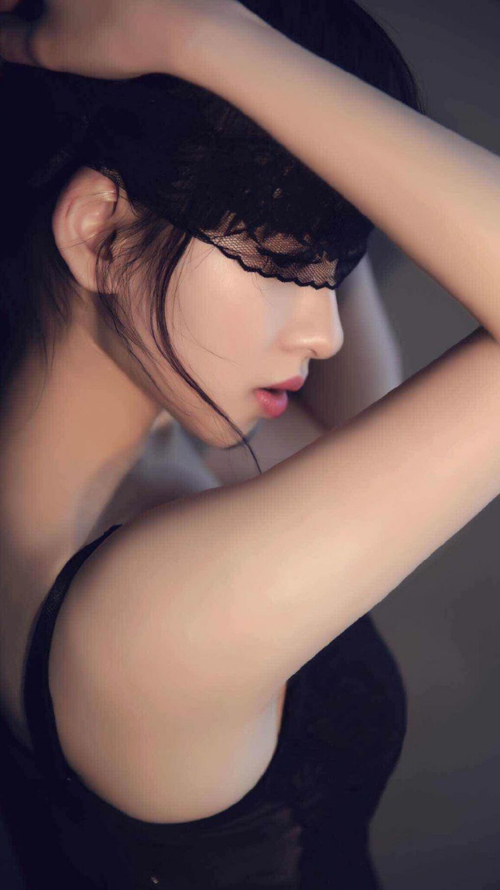 基:全黑队的“攻防双全者”,每次突破和拦截都显示出极高的球技