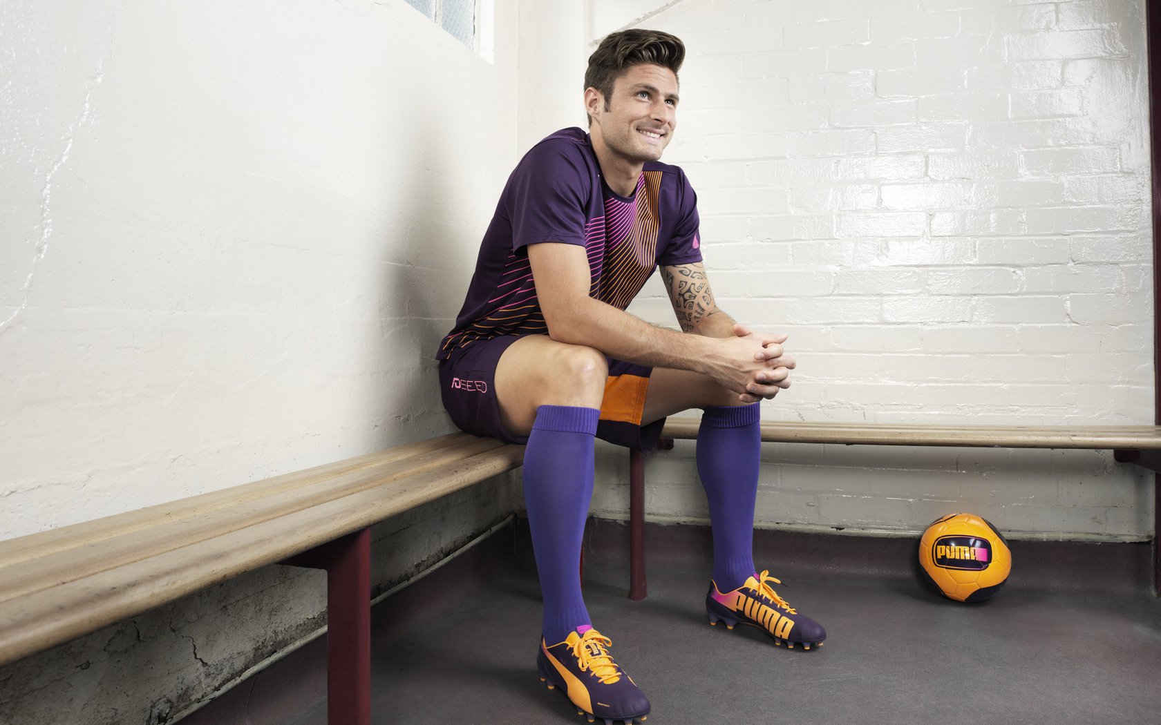 拜仁慕尼黑主场大胜，锁定晋级希望，拜仁慕尼黑比赛视频